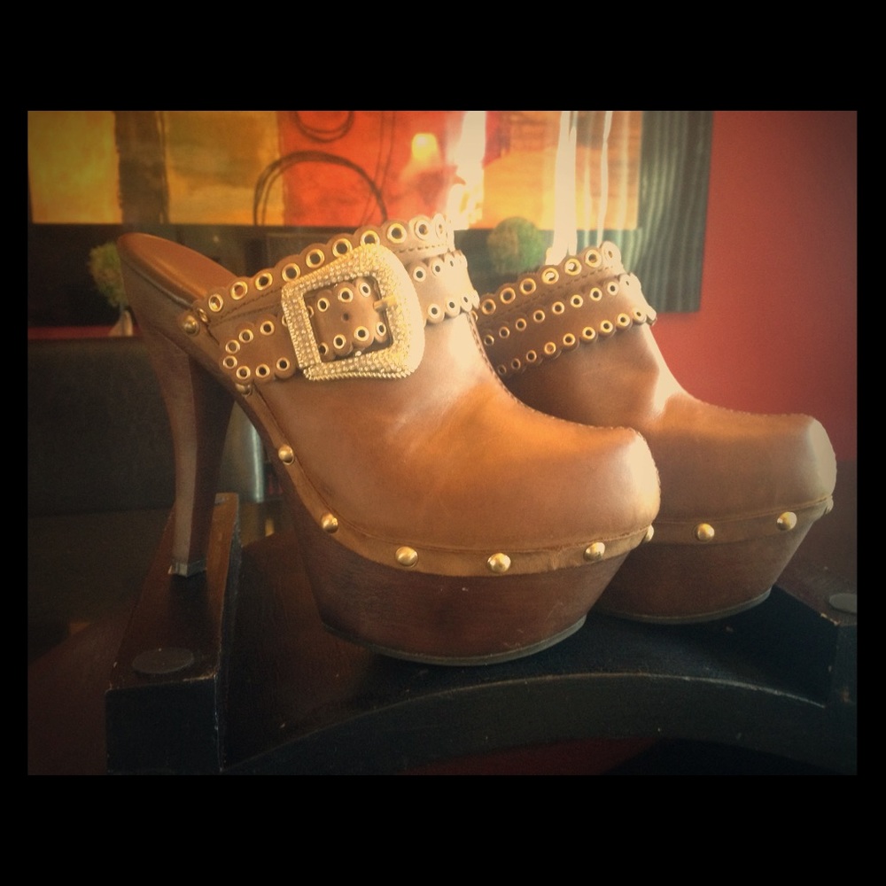 Jassica Simpson shoes